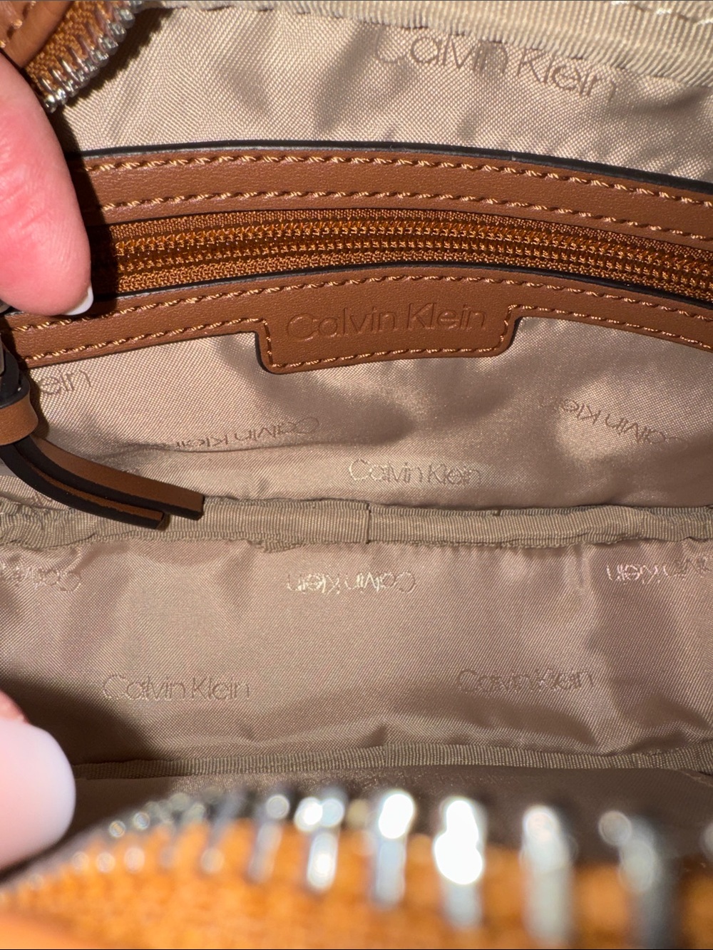 Calvin Klein Tan Pebble PU Leather Crossbody Camera Bag with Adjustable Strap - Picture 4 of 8